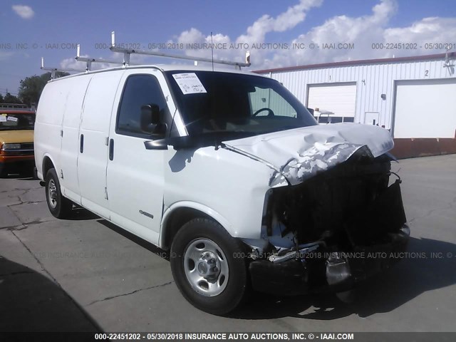 1GCGG25V631132012 - 2003 CHEVROLET EXPRESS G2500  WHITE photo 1