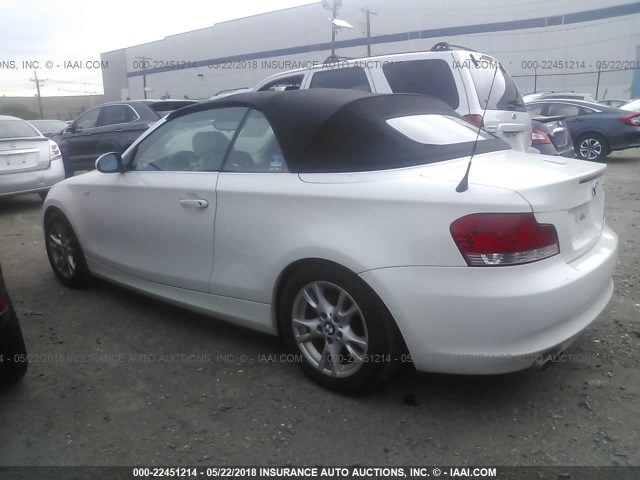 WBAUN13559VH80920 - 2009 BMW 128 I WHITE photo 3