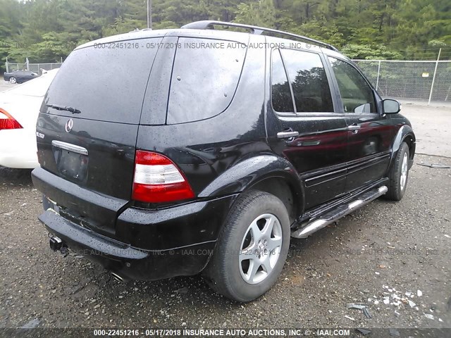 4JGAB75E55A524088 - 2005 MERCEDES-BENZ ML 500 BLACK photo 4