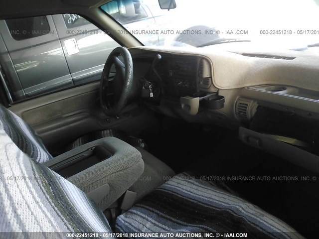 2GCEC19RXT1171738 - 1996 CHEVROLET GMT-400 C1500 მწვანე ფოტო 5