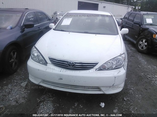 4T1BE32K66U680154 - 2006 TOYOTA CAMRY LE/XLE/SE თეთრი ფოტო 6