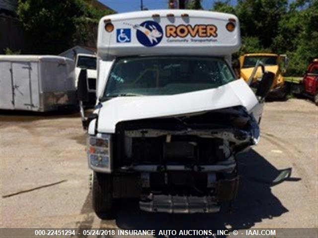 1FDEE3FS0HDC22104 - 2017 FORD E350 WHITE photo 7