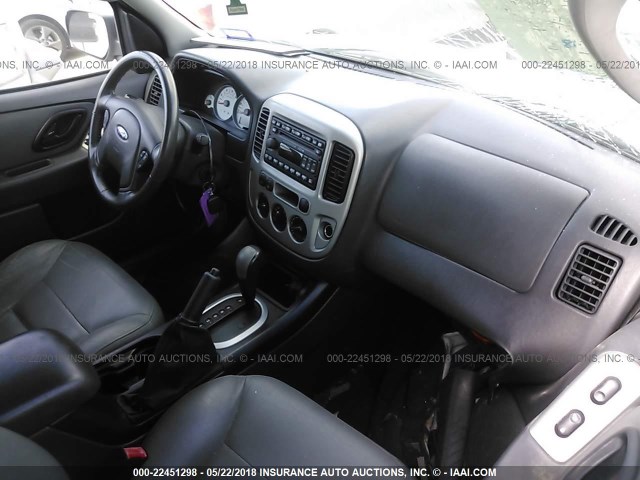 1FMCU03156KB79635 - 2006 FORD ESCAPE XLT SILVER photo 5