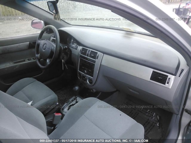 KL5JD56Z86K358963 - 2006 SUZUKI FORENZA SILVER photo 5