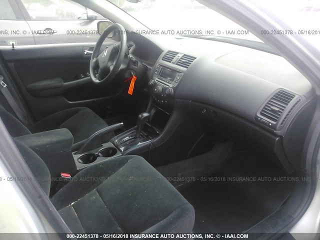 1HGCM56336A014513 - 2006 HONDA ACCORD SE SILVER photo 5