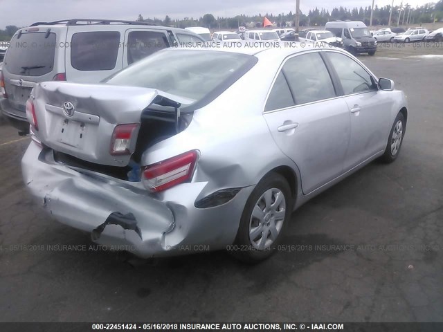JTNBF3EKXB3006243 - 2011 TOYOTA CAMRY SE/LE/XLE ვერცხლისფერი ფოტო 4