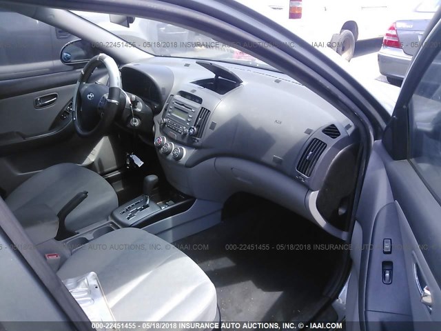 KMHDU4AD9AU117001 - 2010 HYUNDAI ELANTRA BLUE/GLS/SE GRAY photo 5