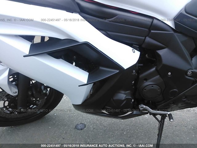 JKAEXEE19FDA19905 - 2015 KAWASAKI EX650 E WHITE photo 9