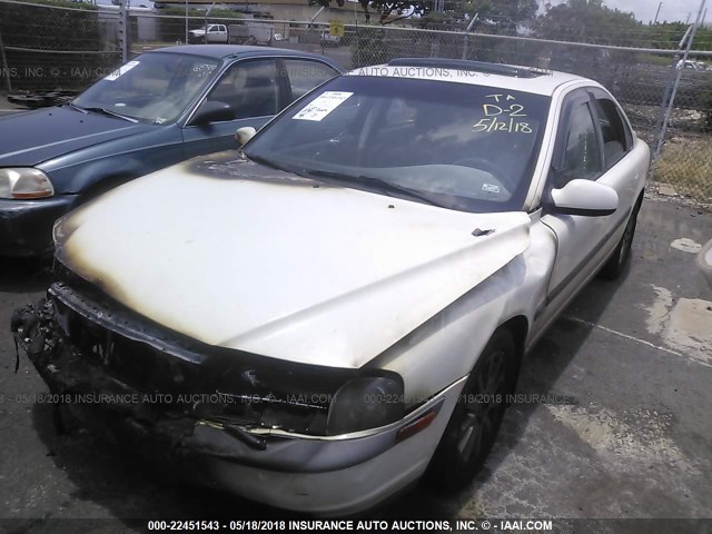 YV1TS94D411201186 - 2001 VOLVO S80 WHITE photo 2