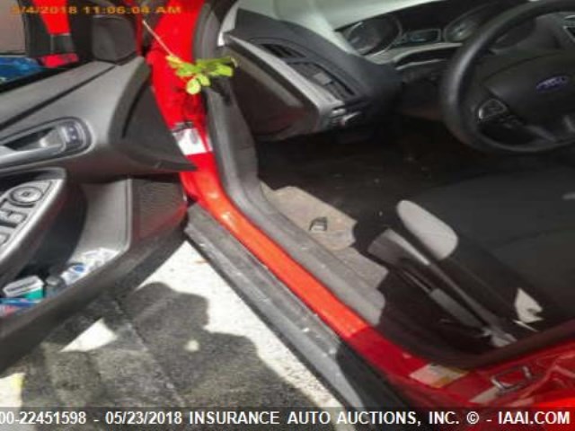 1FADP3H22HL272229 - 2017 FORD FOCUS SEL RED photo 5