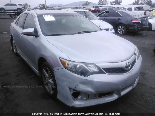 4T1BF1FK1EU344700 - 2014 TOYOTA CAMRY L/SE/LE/XLE SILVER photo 1