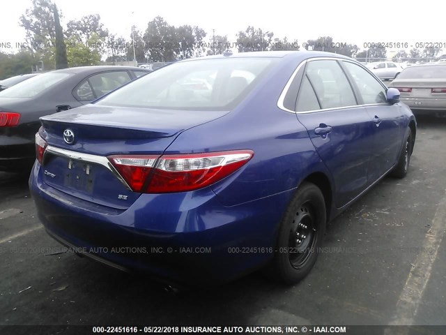 4T1BF1FK7FU888555 - 2015 TOYOTA CAMRY LE/XLE/SE/XSE ლურჯი ფოტო 4