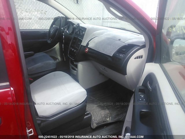 2C4RDGBG0ER278599 - 2014 DODGE GRAND CARAVAN SE RED photo 5