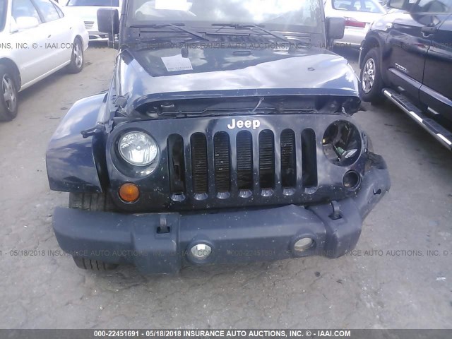 1C4BJWEG1DL538855 - 2013 JEEP WRANGLER UNLIMITE SAHARA BLACK photo 6