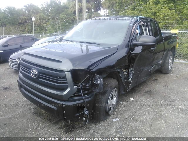 5TFRM5F19HX116521 - 2017 TOYOTA TUNDRA DOUBLE CAB SR/SR5 BLACK photo 2