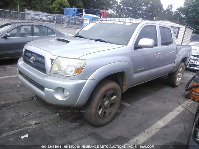 3TMJU62N56M024711 - 2006 TOYOTA TACOMA DOUBLE CAB PRERUNNER SILVER photo 2