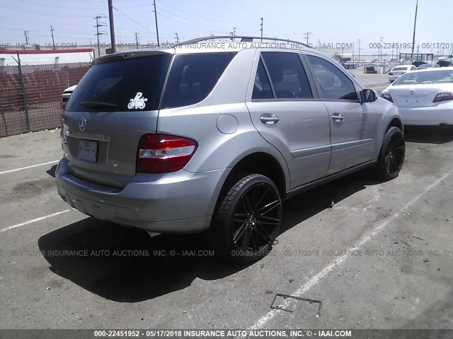 4JGBB75E26A024279 - 2006 MERCEDES-BENZ ML 500 SILVER photo 4