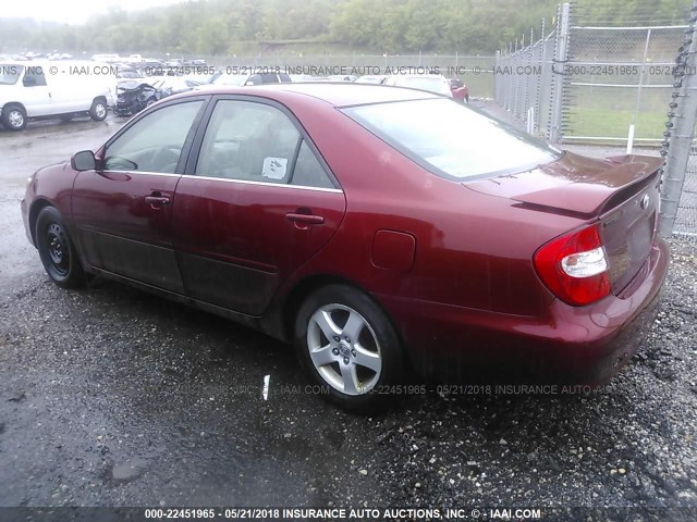 4T1BE32K02U026020 - 2002 TOYOTA CAMRY LE/XLE/SE წითელი ფოტო 3