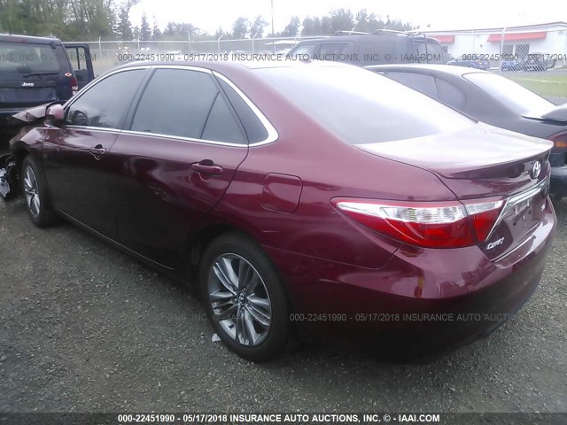 4T1BF1FK1HU685809 - 2017 TOYOTA CAMRY LE/XLE/SE/XSE წითელი ფოტო 3