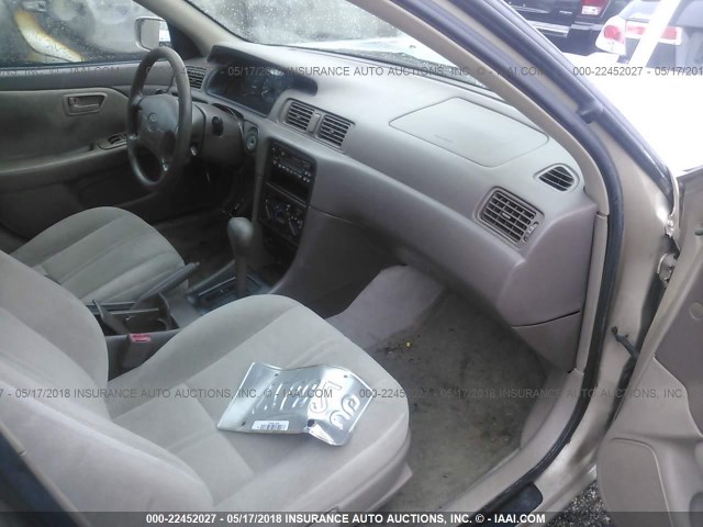 4T1BG22K3XU922016 - 1999 TOYOTA CAMRY CE/LE/XLE BEIGE photo 5