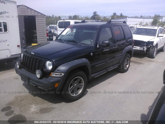 1J4GL38K25W718936 - 2005 JEEP LIBERTY RENEGADE BLACK photo 2