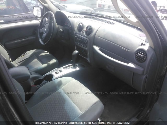 1J4GL38K25W718936 - 2005 JEEP LIBERTY RENEGADE 黑色 照片 5