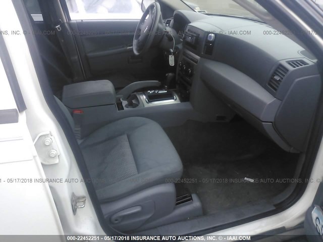 1J8GR48K67C564139 - 2007 JEEP GRAND CHEROKEE LAREDO/COLUMBIA/FREEDOM 白色 照片 5