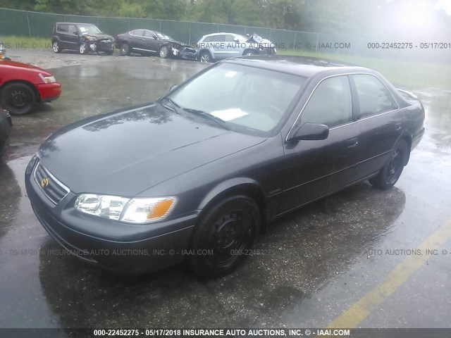 4T1BG22K7YU929830 - 2000 TOYOTA CAMRY CE/LE/XLE 灰色 照片 2