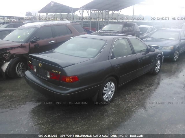 4T1BG22K7YU929830 - 2000 TOYOTA CAMRY CE/LE/XLE 灰色 照片 4