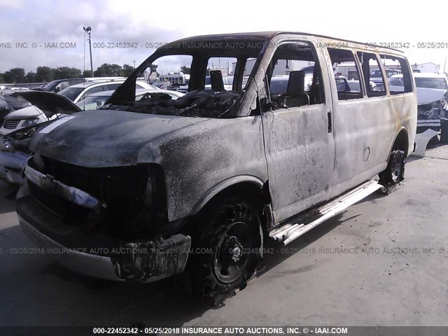 1GAGG25K081164539 - 2008 CHEVROLET EXPRESS G2500  GRAY photo 2