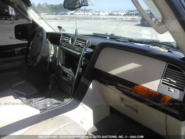 5LMFU27R33LJ38741 - 2003 LINCOLN NAVIGATOR 灰色 照片 5