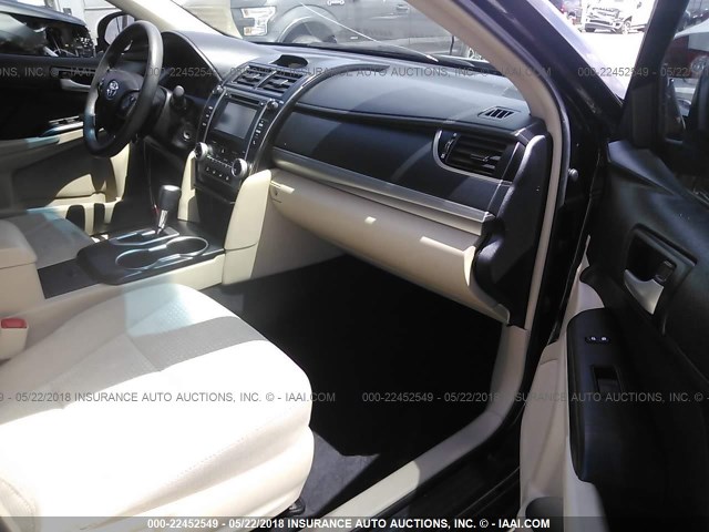 4T1BF1FK6EU845940 - 2014 TOYOTA CAMRY L/SE/LE/XLE 黑色 照片 5