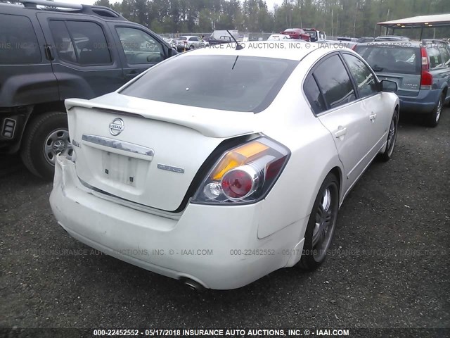 1N4CL21E67C225578 - 2007 NISSAN ALTIMA HYBRID WHITE photo 4