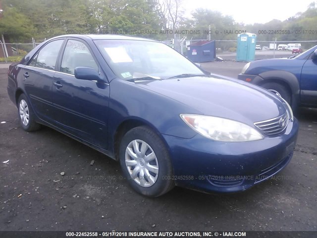 4T1BE32K45U412878 - 2005 TOYOTA CAMRY LE/XLE/SE ლურჯი ფოტო 1