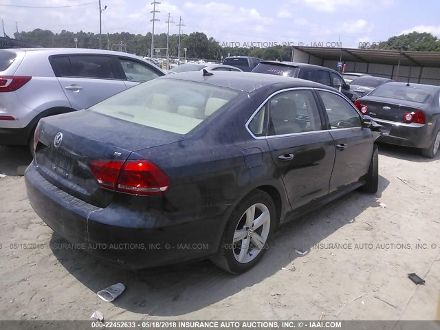 1VWBH7A3XDC056144 - 2013 VOLKSWAGEN PASSAT SE BLUE photo 4