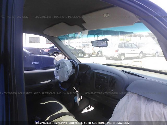 1FTDF0722VKB43065 - 1997 FORD F150 BLUE photo 5