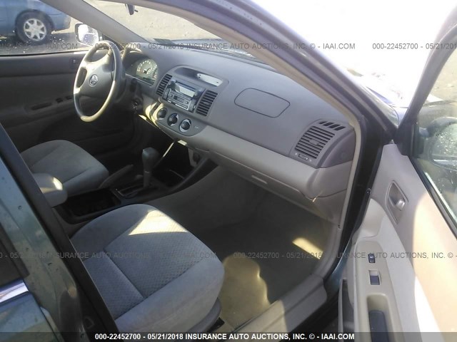 4T1BF30K33U047459 - 2003 TOYOTA CAMRY LE/XLE/SE ტურკოუსი ფოტო 5