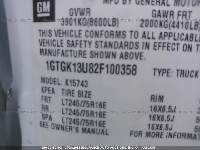 1GTGK13U82F100358 - 2002 GMC SIERRA K1500 HEAVY DUTY WHITE photo 9