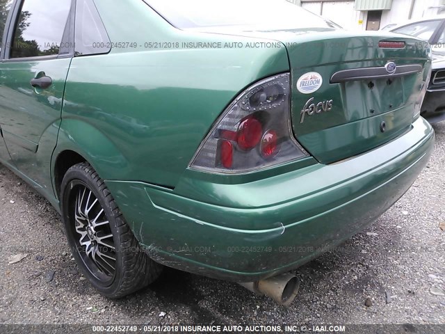 1FAFP34P02W285674 - 2002 FORD FOCUS SE/SE COMFORT GREEN photo 6