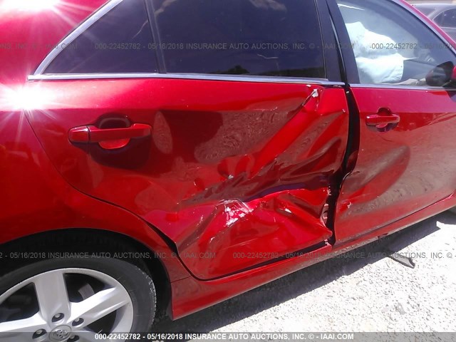 4T1BF1FK1DU643148 - 2013 TOYOTA CAMRY L/SE/LE/XLE წითელი ფოტო 6