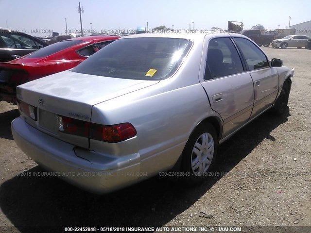 4T1BF22K31U966690 - 2001 TOYOTA CAMRY LE/XLE Braun Foto 4