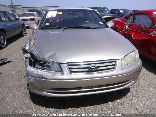 4T1BF22K31U966690 - 2001 TOYOTA CAMRY LE/XLE TAN photo 6