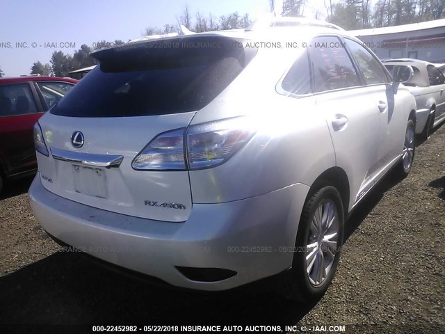 JTJBC1BA1A2401765 - 2010 LEXUS RX 450 WHITE photo 4