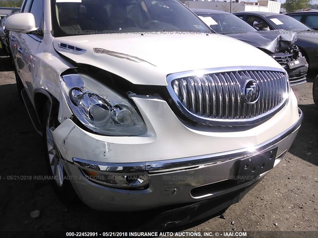 5GAKVBED0BJ112703 - 2011 BUICK ENCLAVE CXL 白色 照片 6
