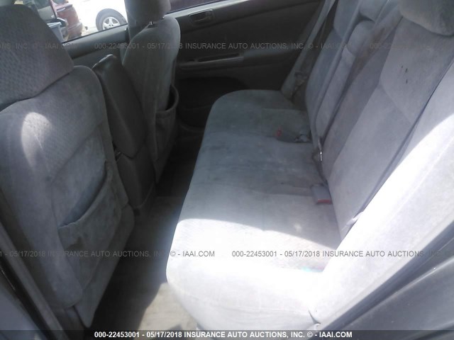 4T1BE32KX4U903700 - 2004 TOYOTA CAMRY LE/XLE/SE ნაცრისფერი ფოტო 8
