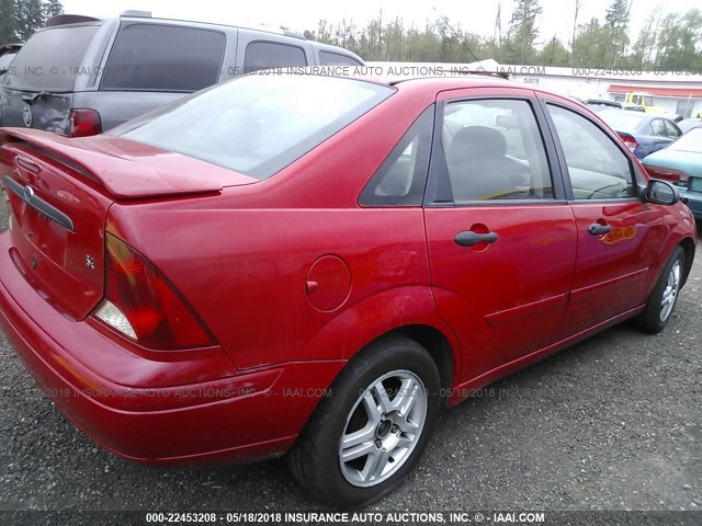 1FAHP34301W125508 - 2001 FORD FOCUS SE/SE SPORT RED photo 4