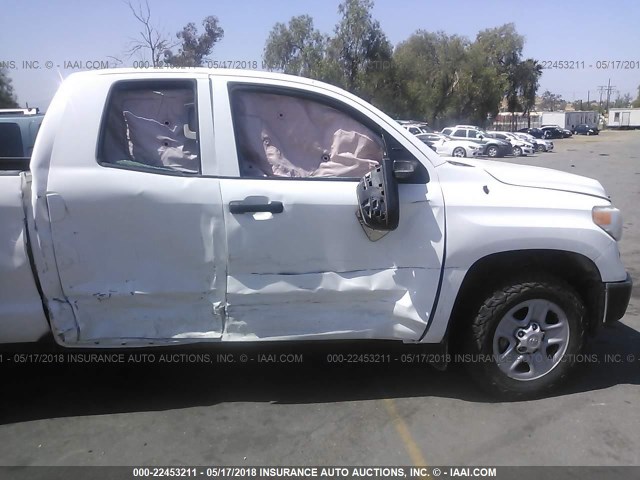 5TFTY5F16FX008753 - 2015 TOYOTA TUNDRA DOUBLE CAB SR/SR5 WHITE photo 6