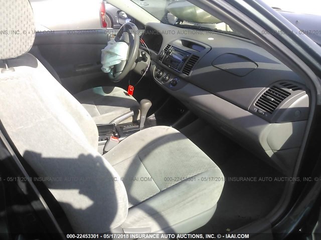 4T1BE32K64U291656 - 2004 TOYOTA CAMRY LE/XLE/SE GREEN photo 5