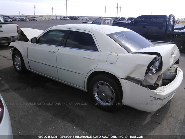 2C3JA53G05H655001 - 2005 CHRYSLER 300 TOURING WHITE photo 3