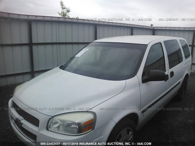 1GNDV23W38D121230 - 2008 CHEVROLET UPLANDER LS WHITE photo 2